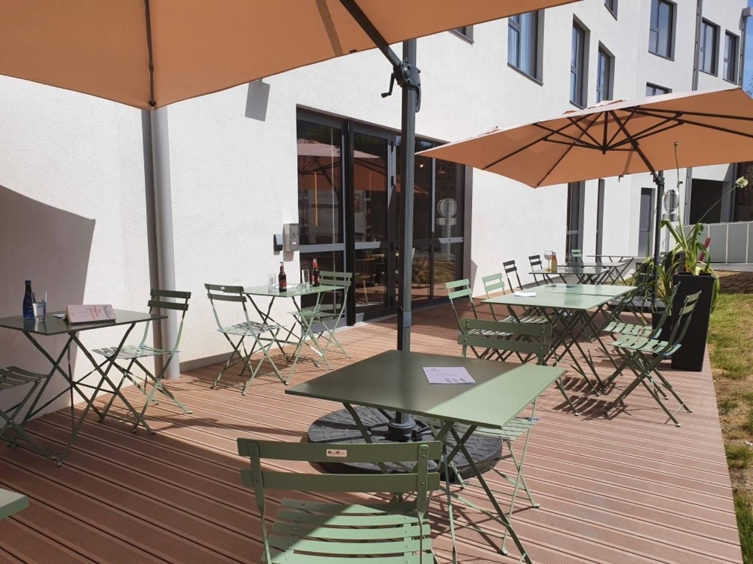 Terrasse | Best Western Plus Hôtel de Robien à Saint-Brieuc 